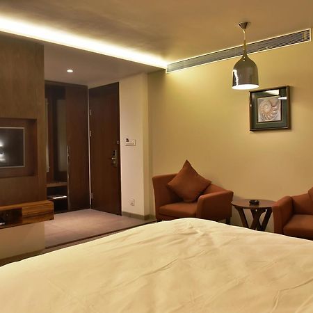 The Panchvati Hotel Rajkot Buitenkant foto